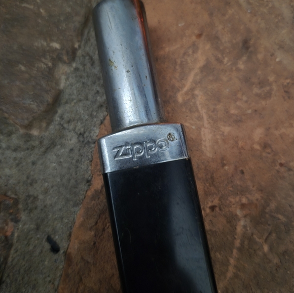 Zippo - Picture 2 of 4